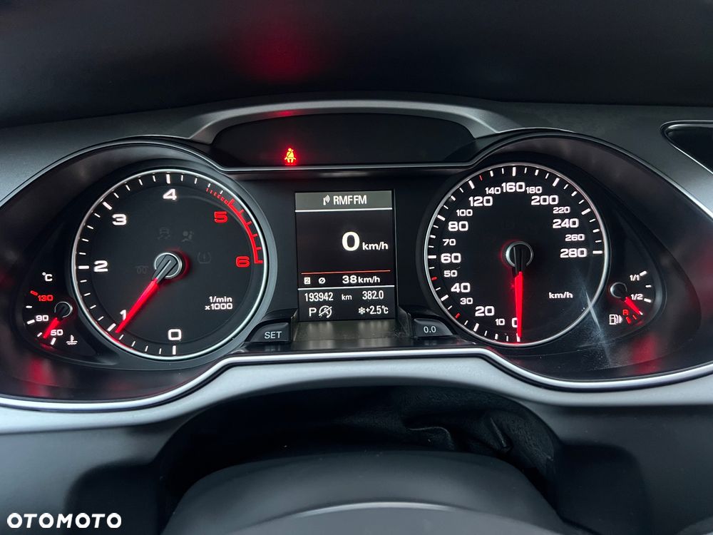 Audi A4 Avant 2.0 TDI DPF clean diesel multitronic Attraction - 25