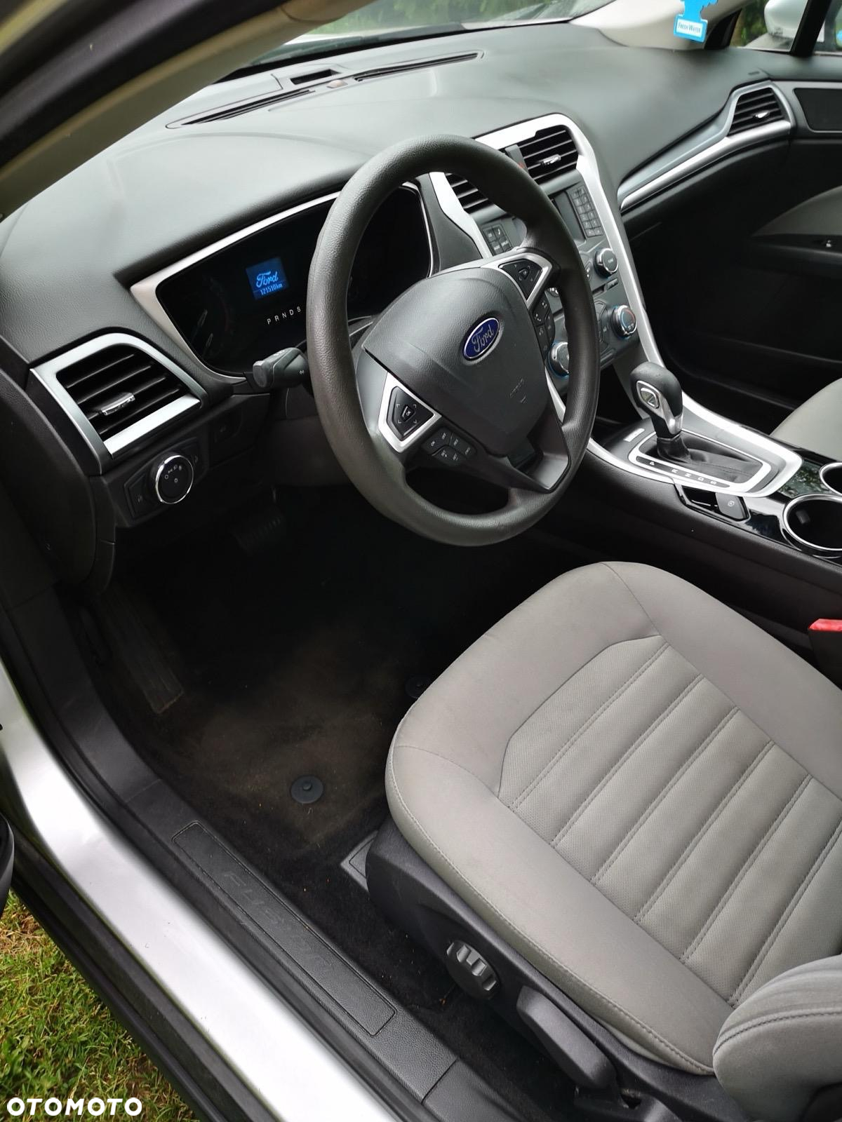 Ford Fusion - 28