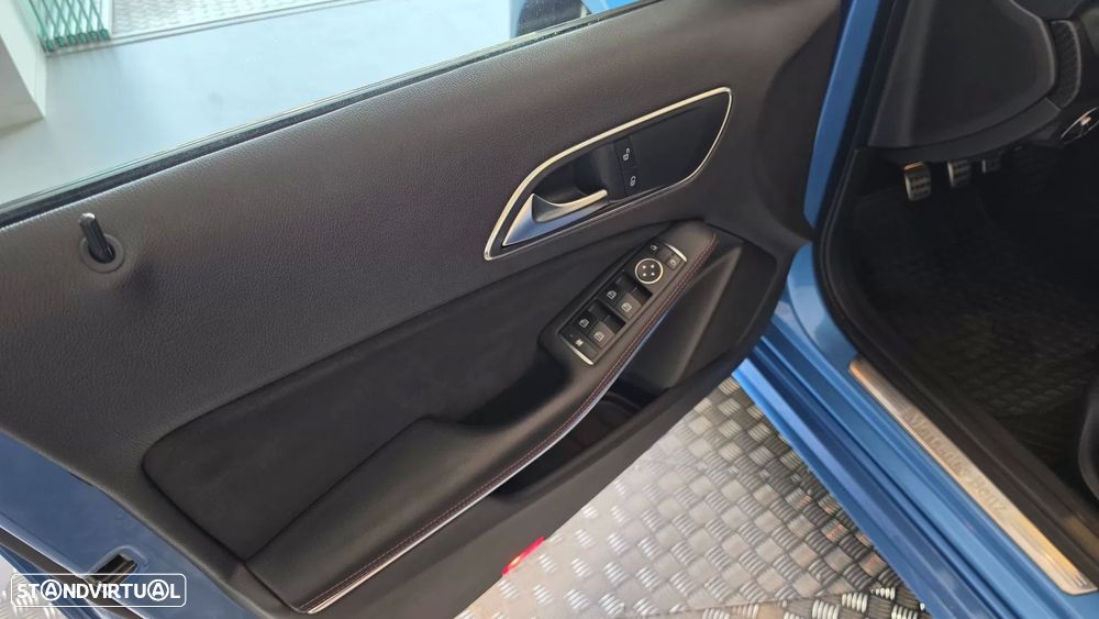 Mercedes-Benz A 180 d AMG Line - 39