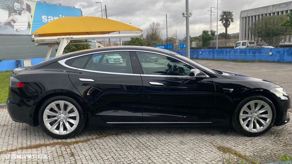 Tesla Model S 75D - 5