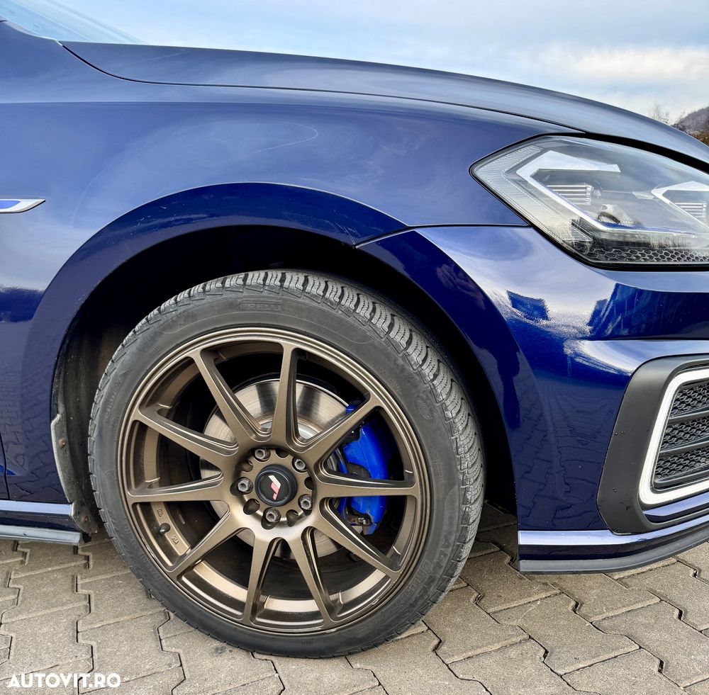 Volkswagen Golf 1.4 GTE Plug-In-Hybrid DSG - 4