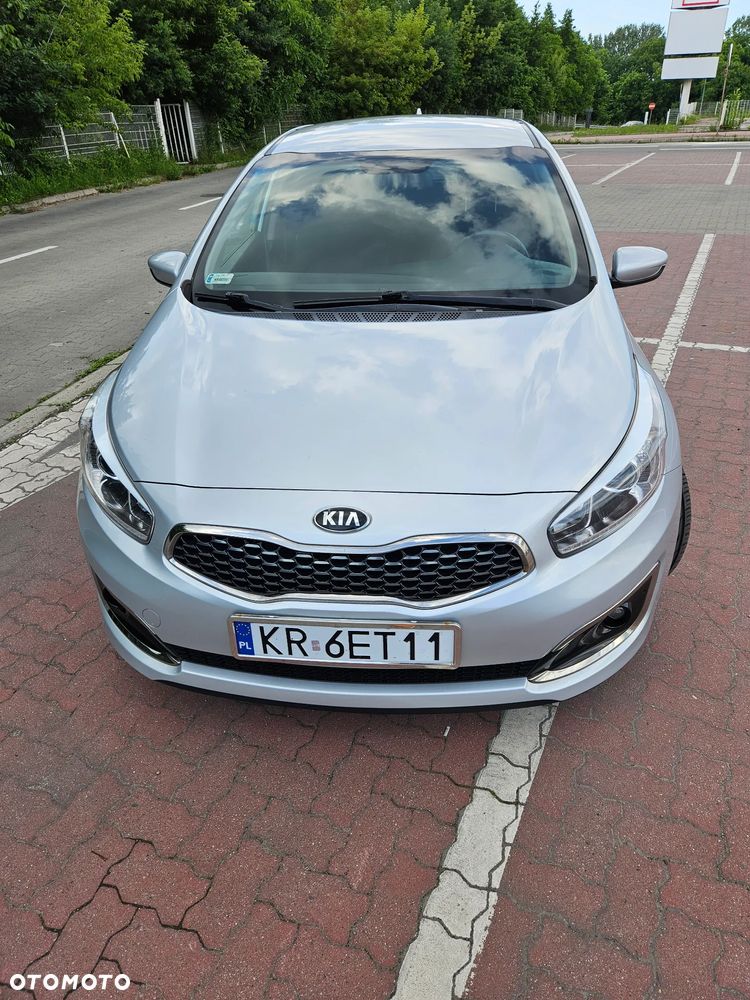 Kia Ceed 1.6 GDI L Business Line - 18
