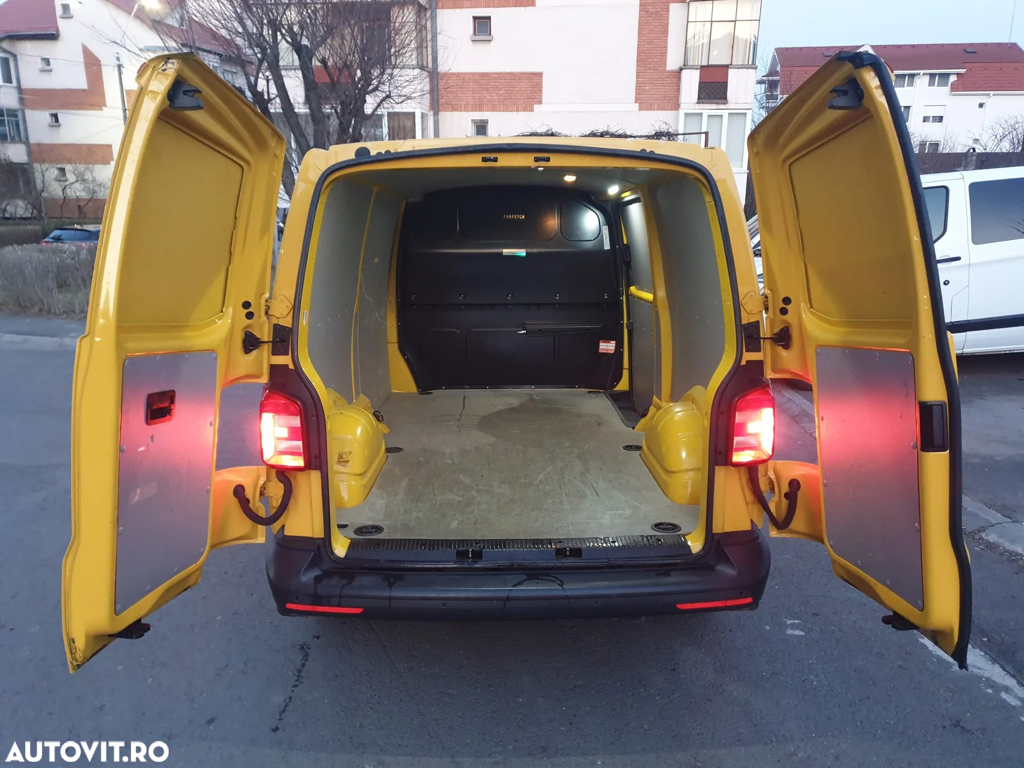 Volkswagen Transporter Kombi T6 2.0 TDI 75 kW LR - 10