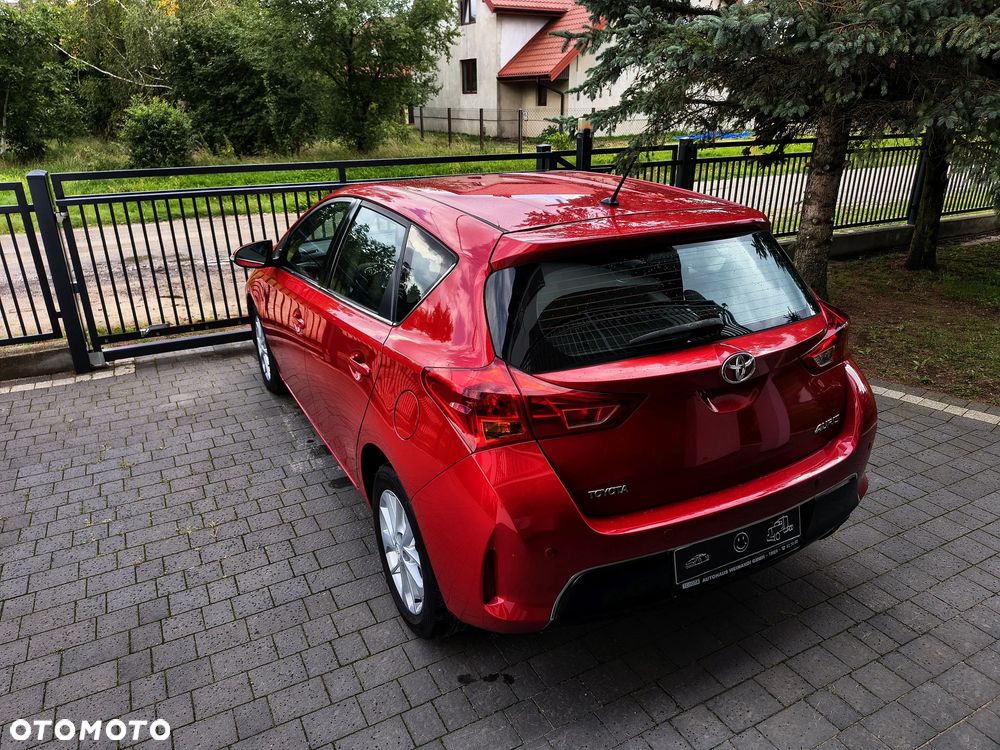 Toyota Auris 1.6 Valvematic Executive - 3