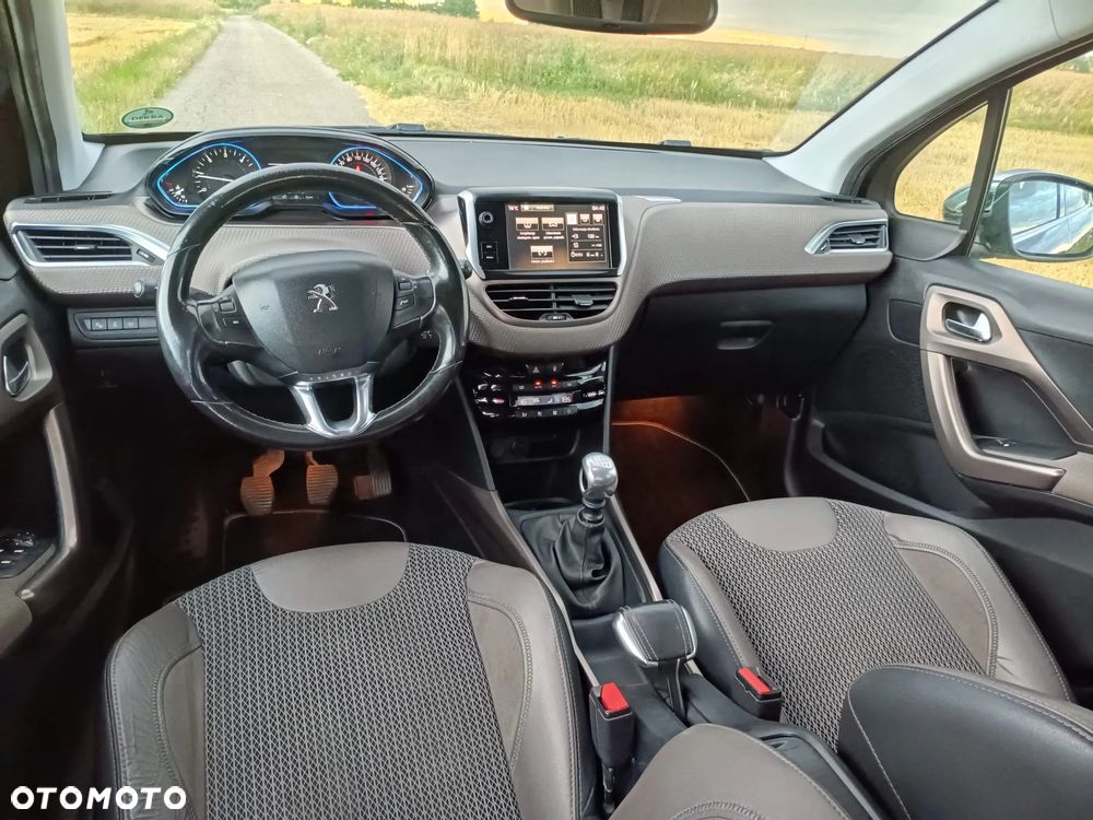 Peugeot 2008 1.6 e-HDi Allure S&S - 13
