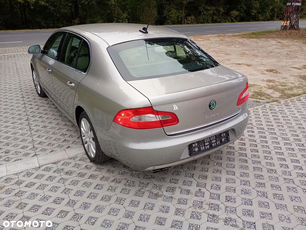 Skoda Superb 1.8 TSI Business DSG - 9