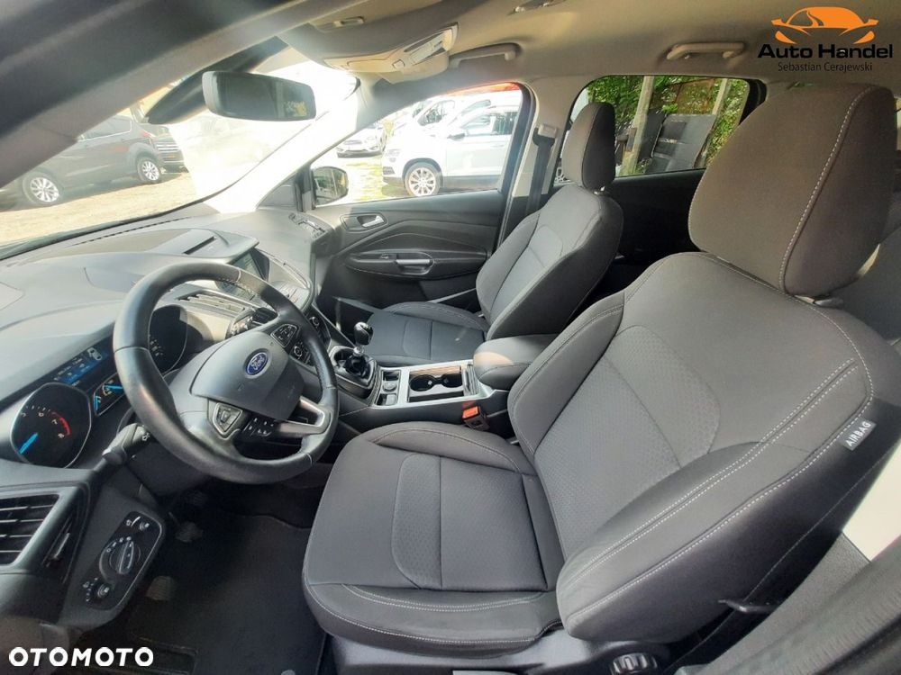 Ford Kuga 1.5 EcoBoost 2x4 Titanium - 30