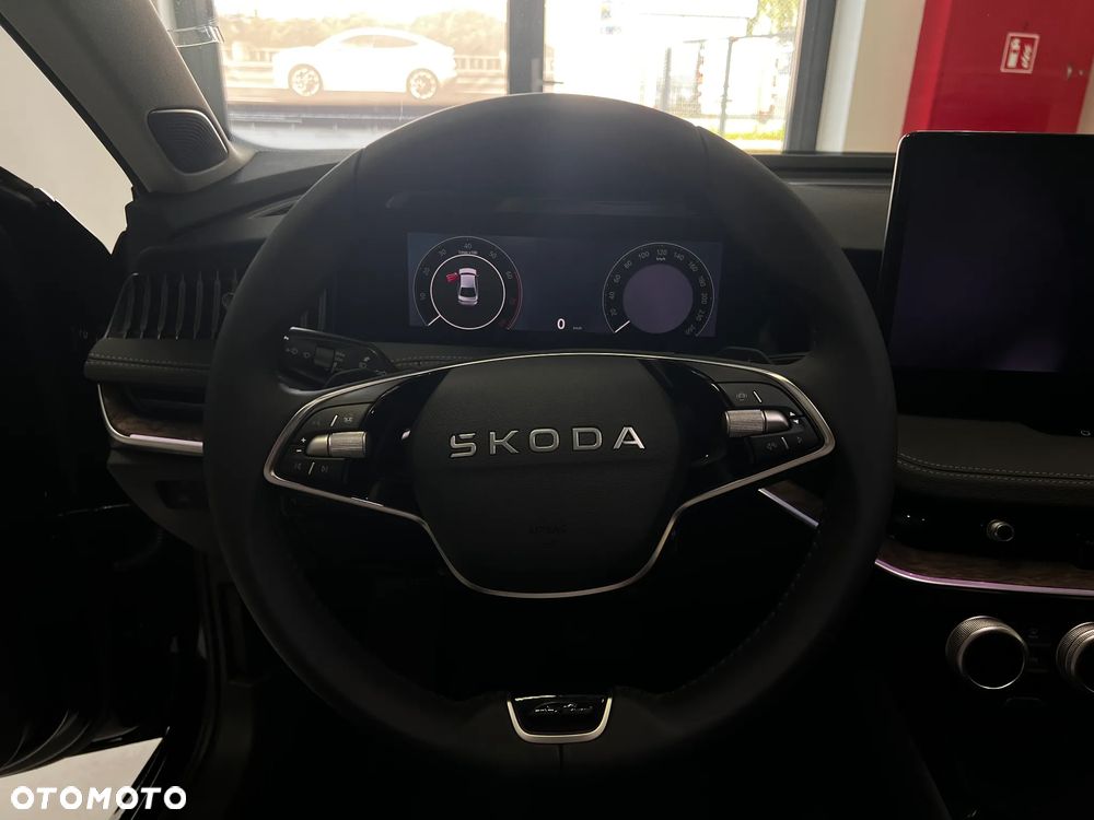 Skoda Superb 2.0 TDI SCR 4x4 L&K DSG - 16