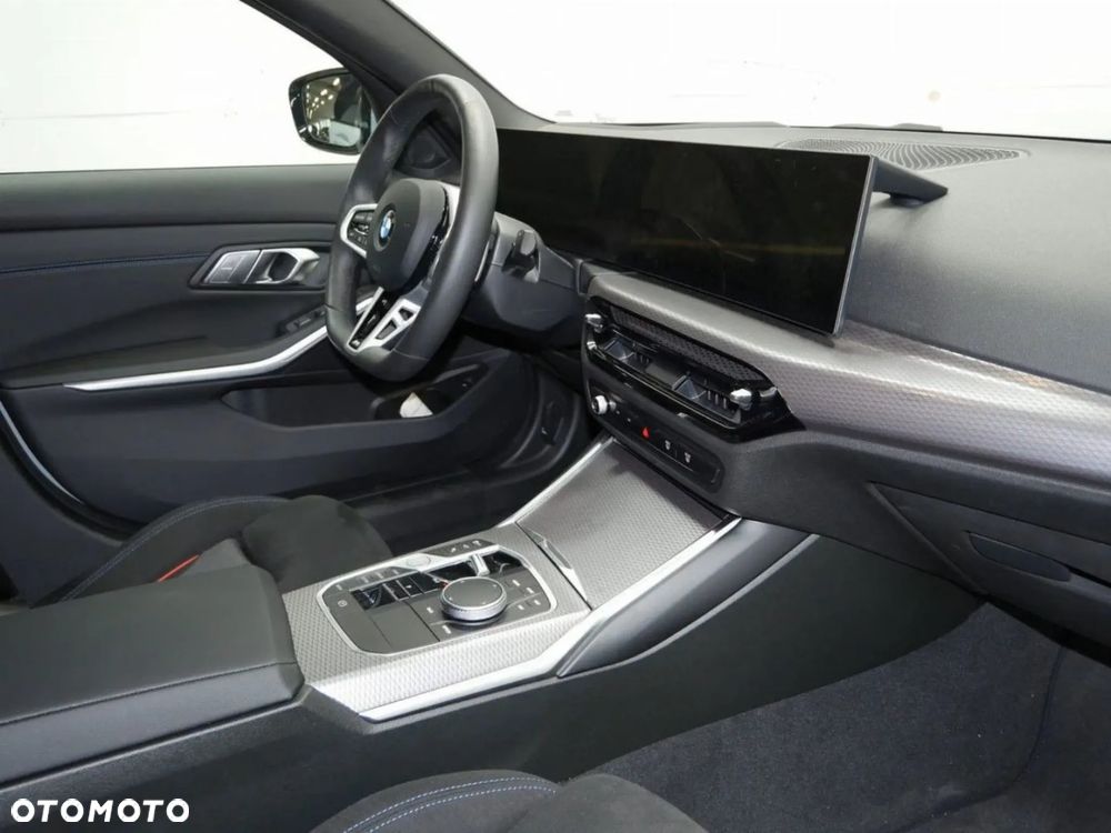 BMW Seria 3 320i xDrive M Sport - 14