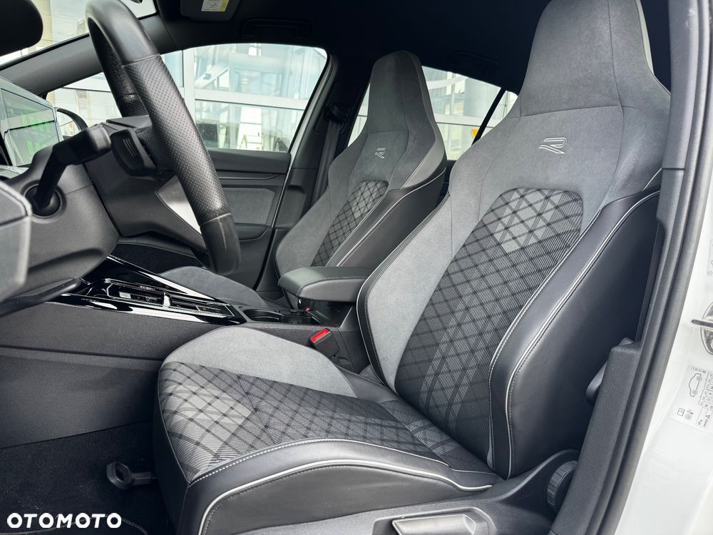 Volkswagen Golf 1.5 eTSI mHEV R-Line DSG - 11