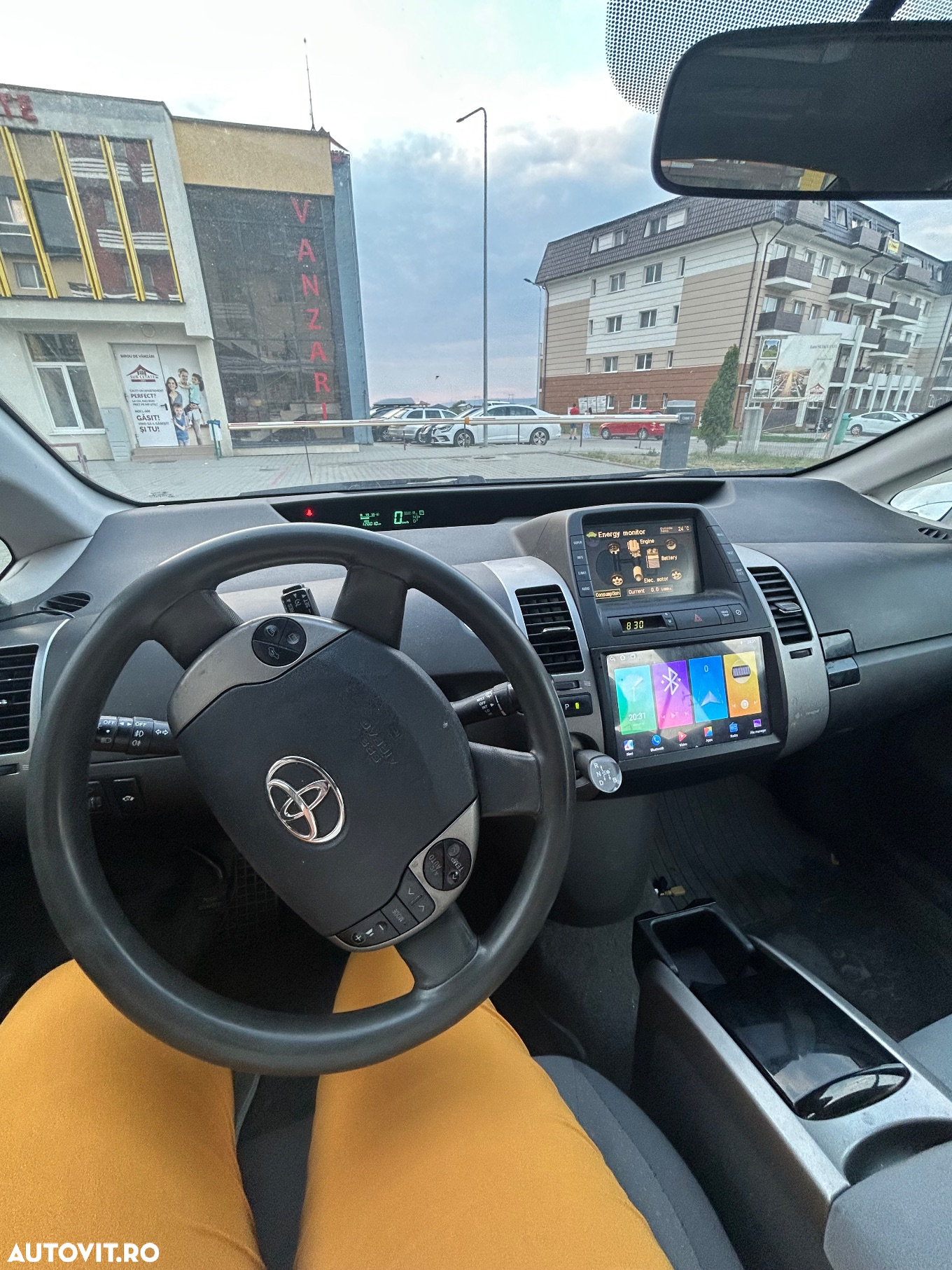 Toyota Prius - 8