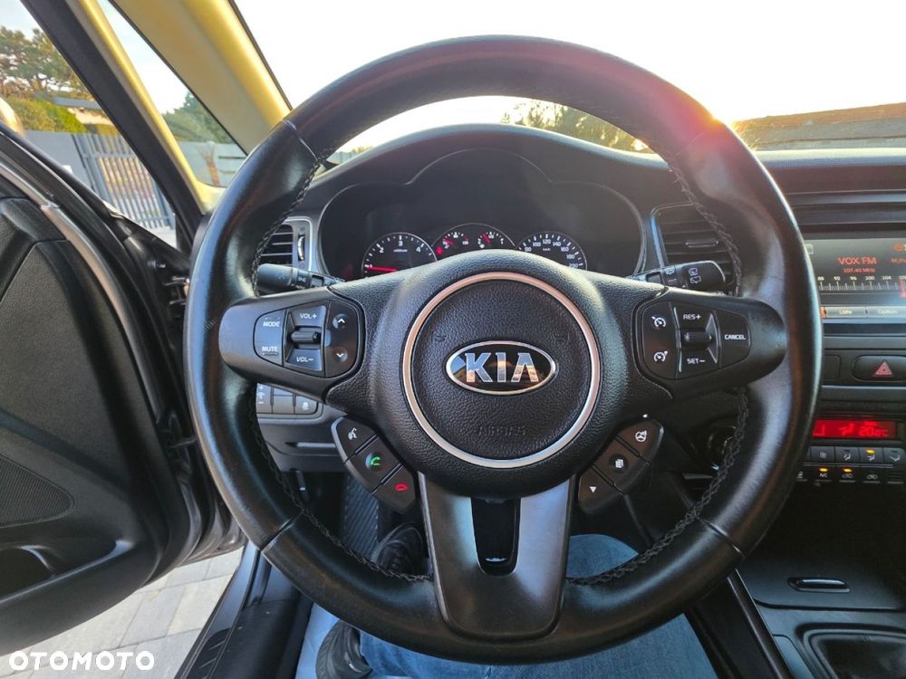 Kia Carens - 13