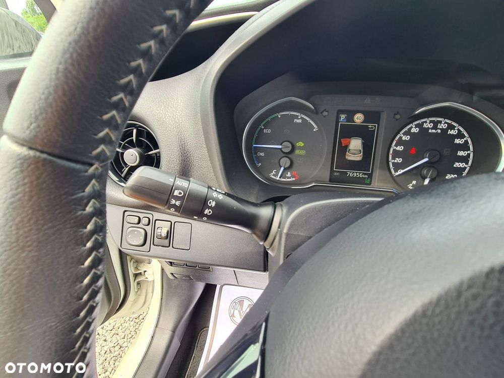 Toyota Yaris Hybrid 100 Premium - 22