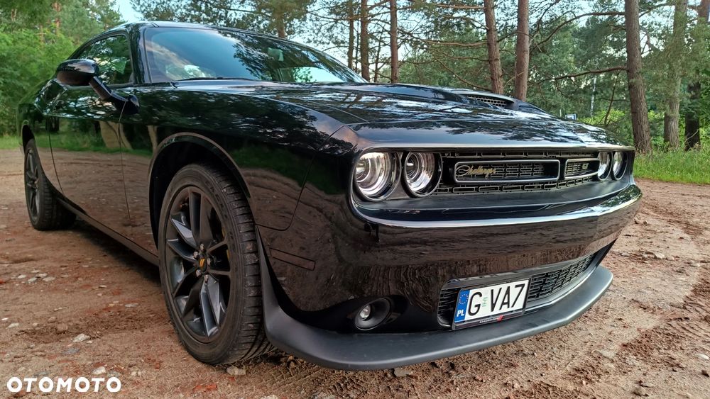 Dodge Challenger - 11