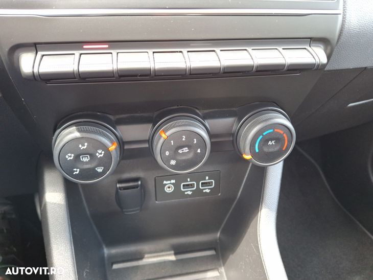 Renault Clio TCe 100 BUSINESS EDITION - 26