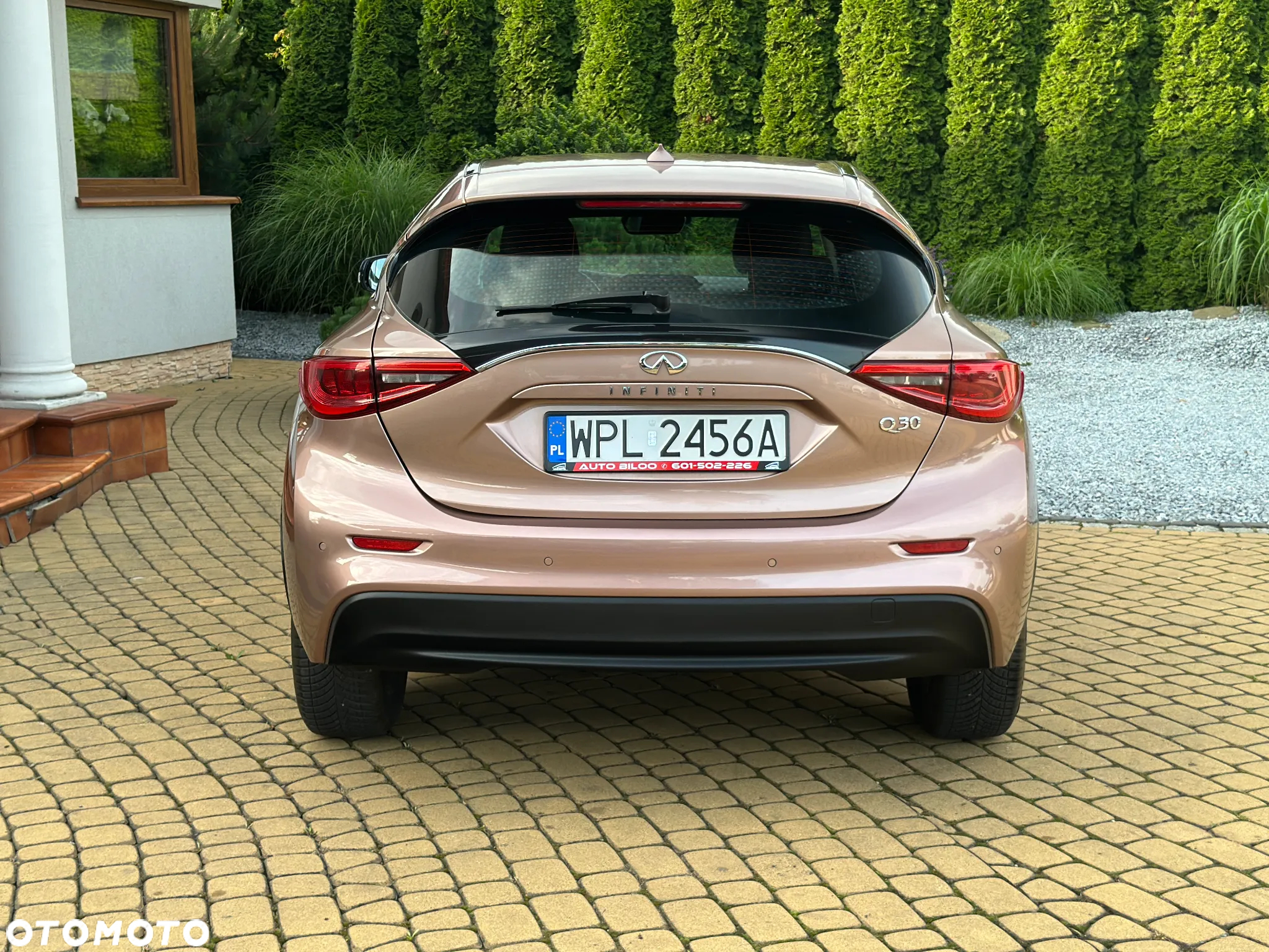 Infiniti Q30 1.5d Premium Tech Cafe Teak - 11