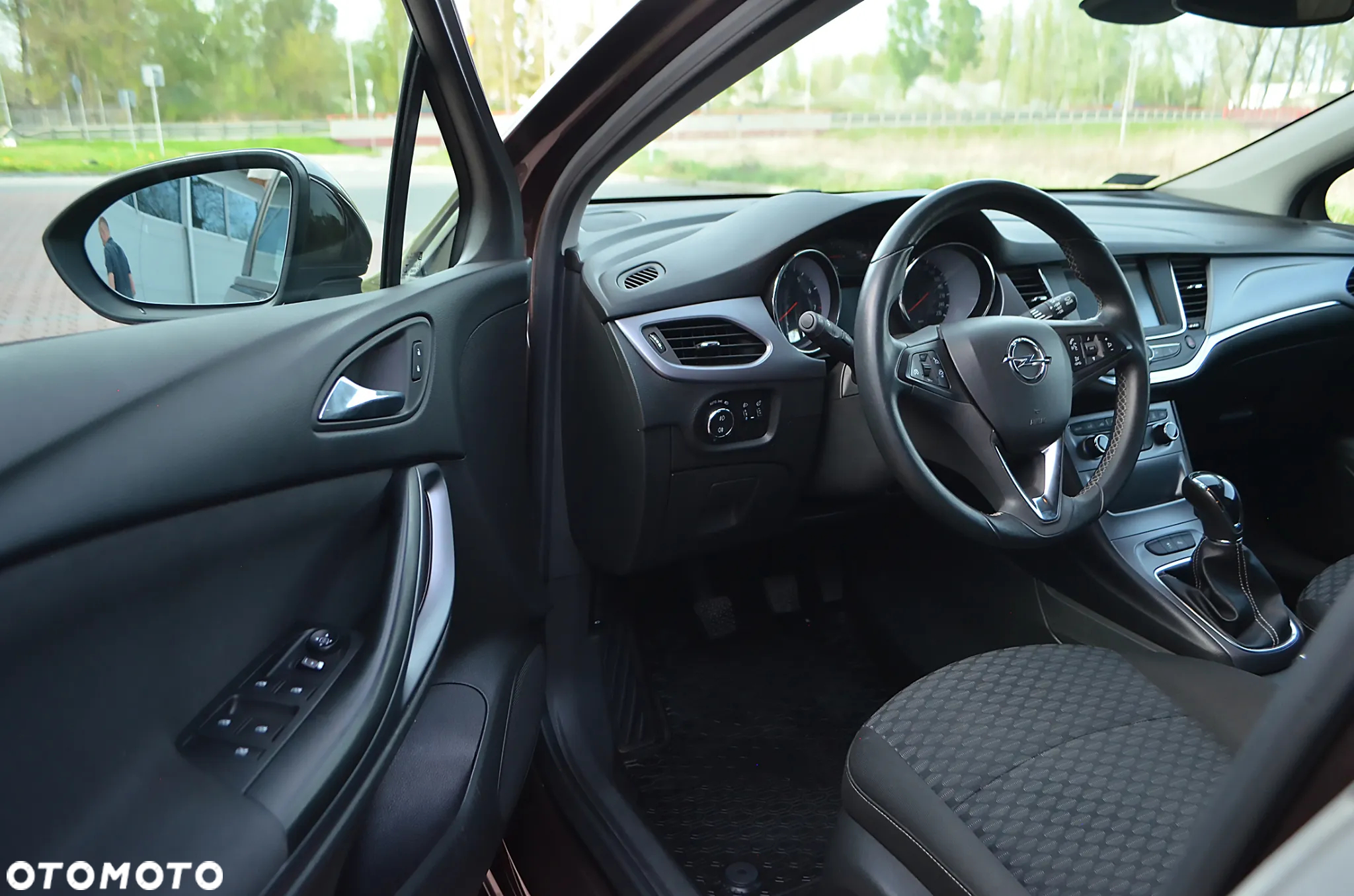 Opel Astra V 1.4 T Dynamic - 9