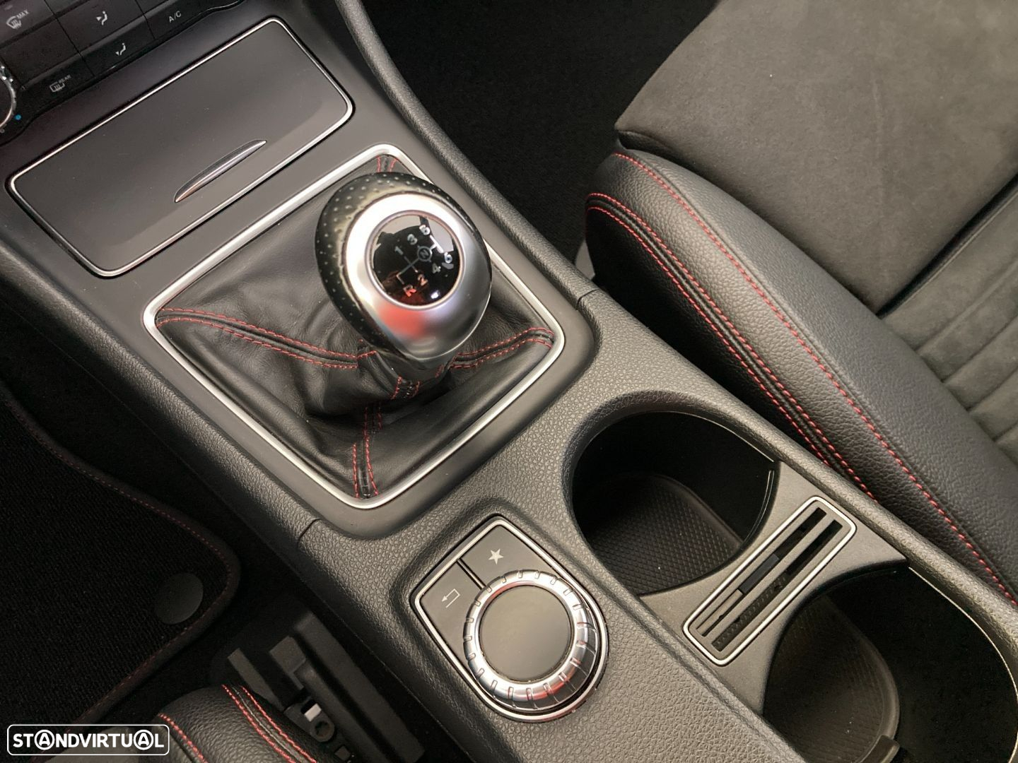 Mercedes-Benz CLA 180 d AMG Line - 33