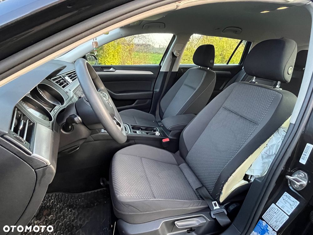 Volkswagen Passat Variant 1.6 TDI SCR DSG Conceptline - 6