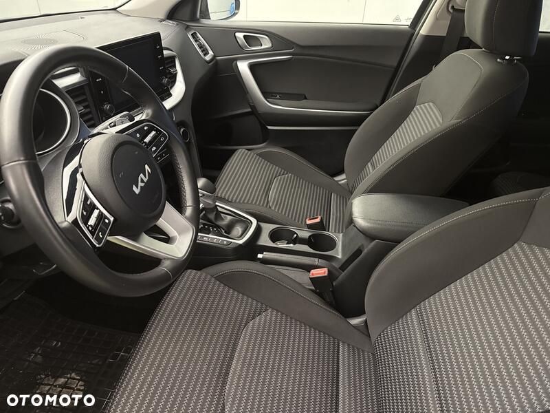 Kia Ceed 1.5 T-GDI M DCT - 11