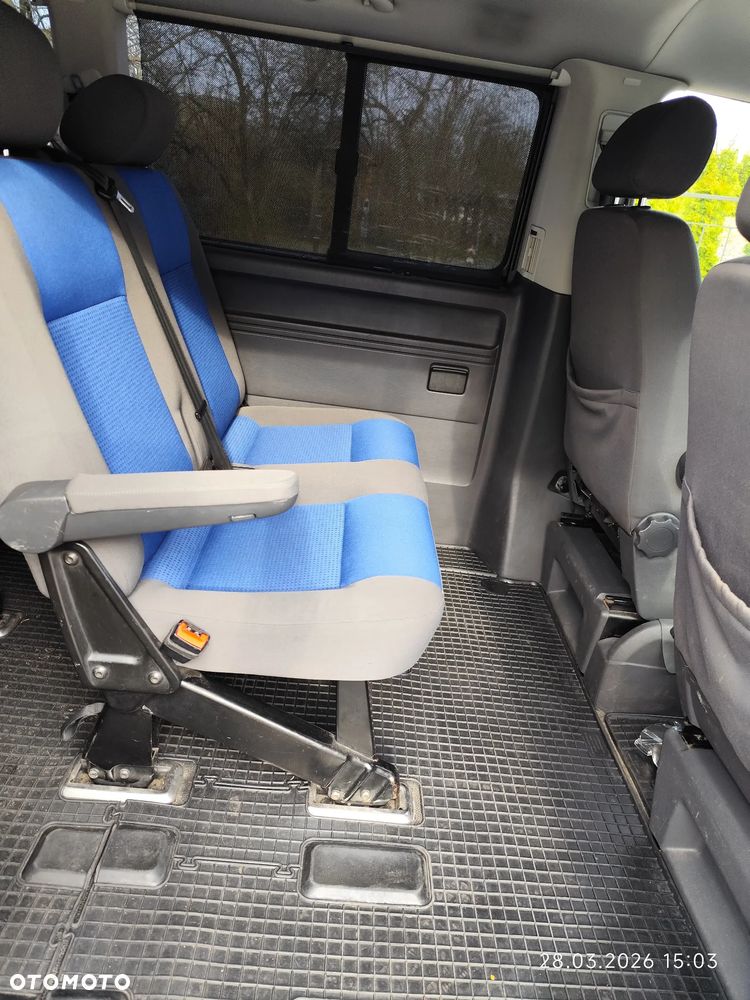 Volkswagen Caravelle - 16