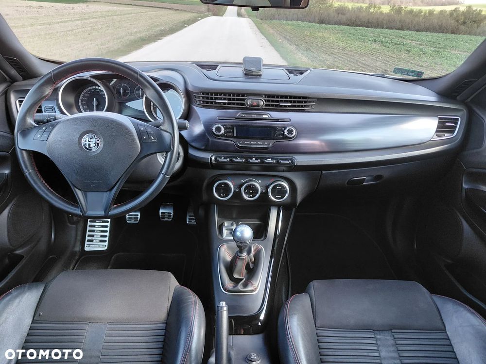 Alfa Romeo Giulietta 2.0 JTDM 16V - 12