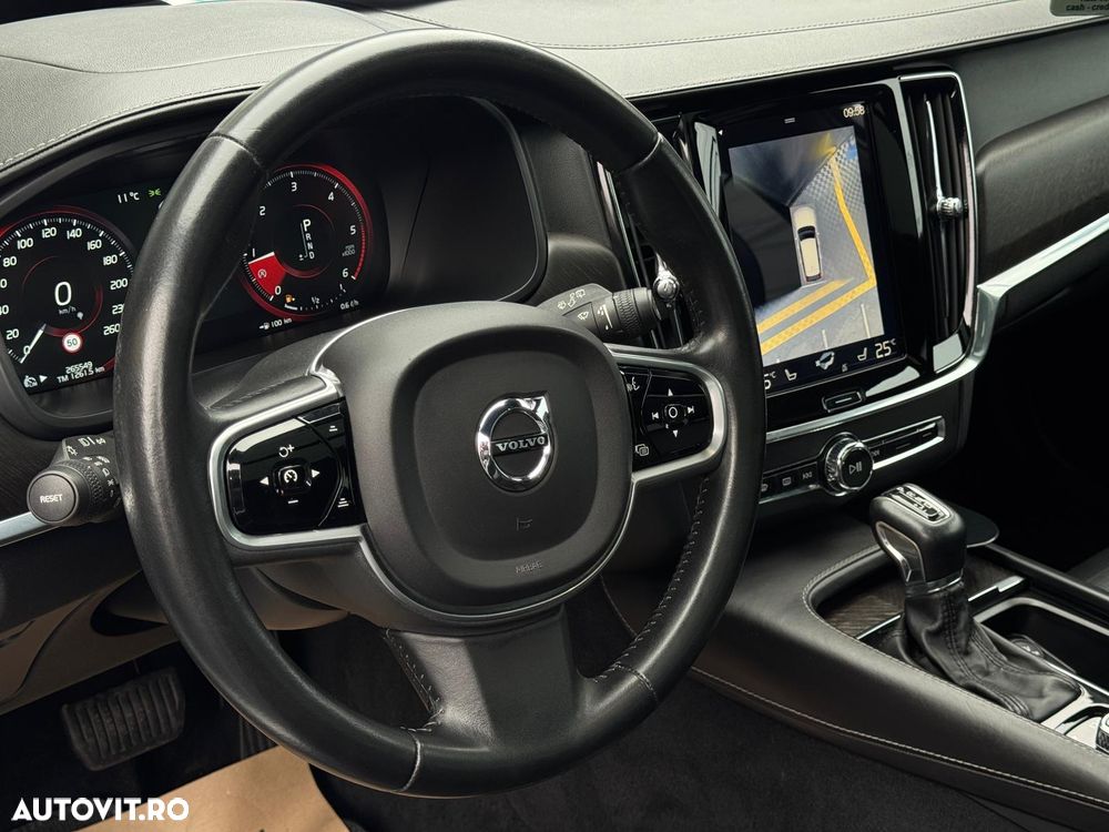 Volvo V90 D5 AWD - 36