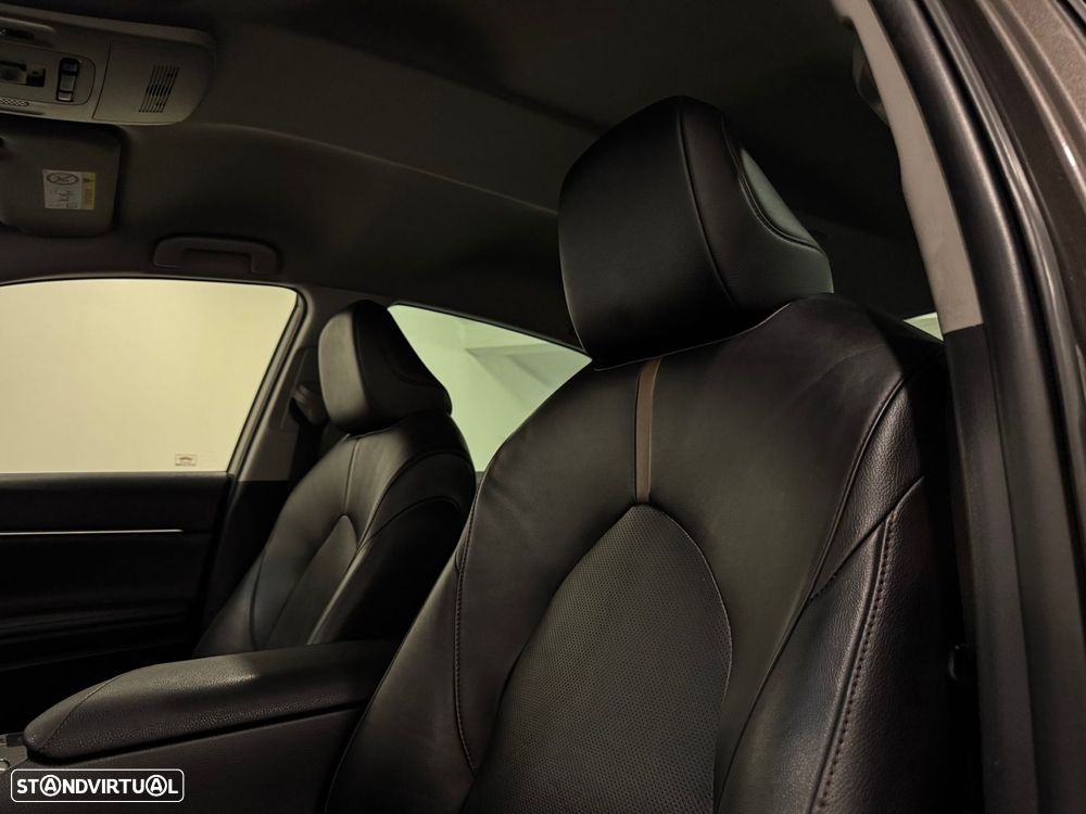 Toyota Camry 2.5 Hybrid Luxury - 29