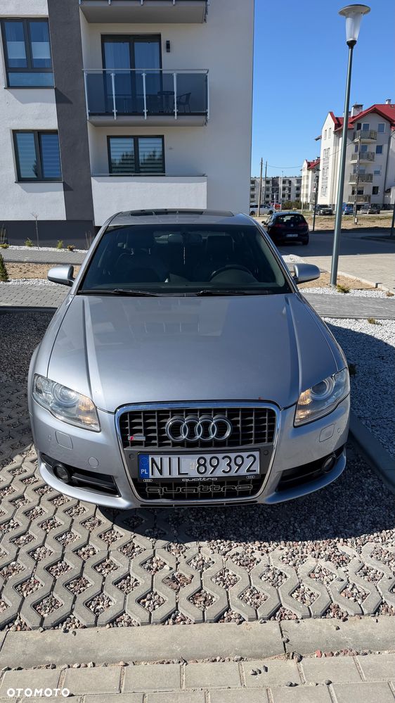 Audi A4 Limousine - 1