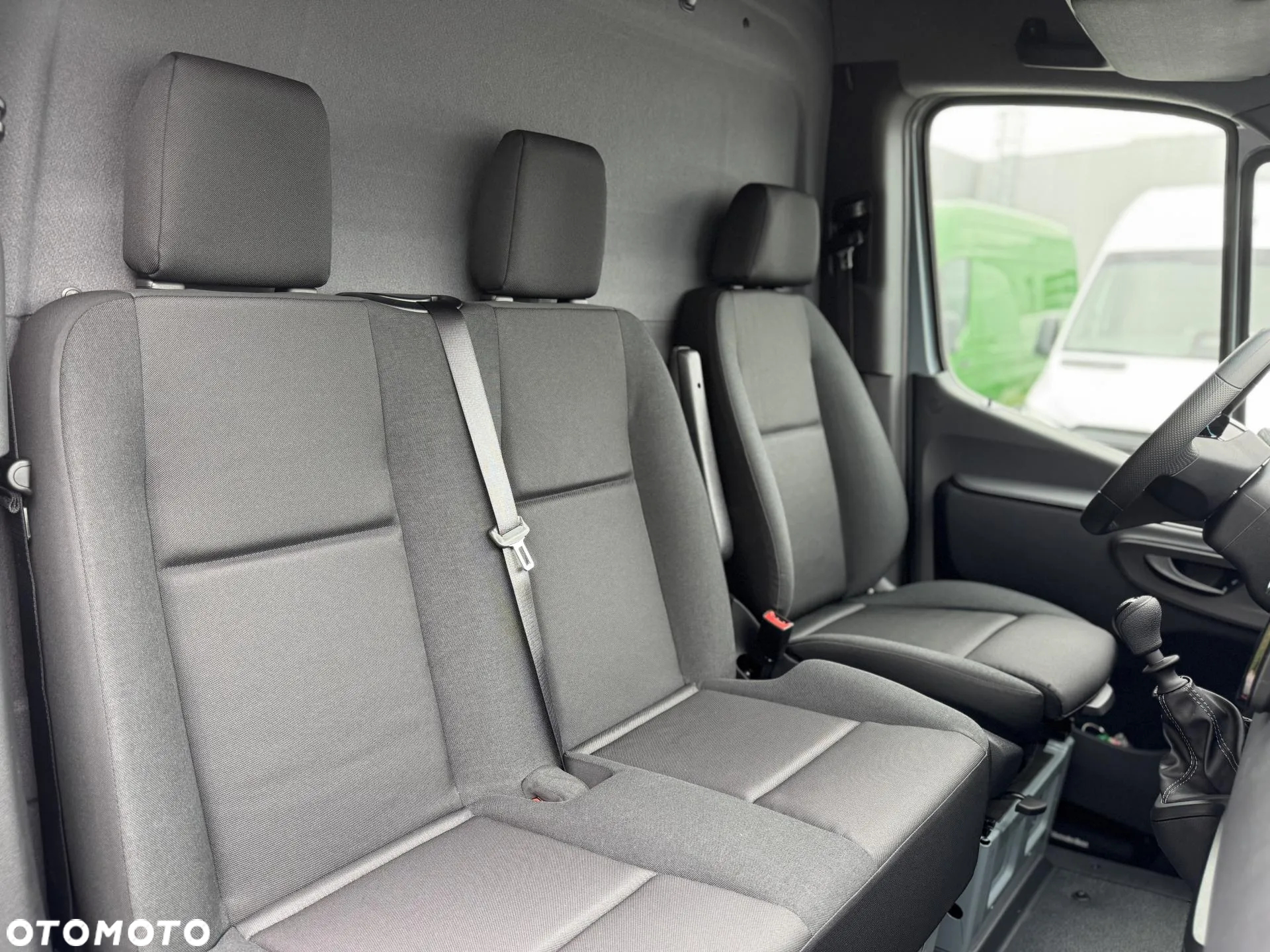 Mercedes-Benz Sprinter - 12