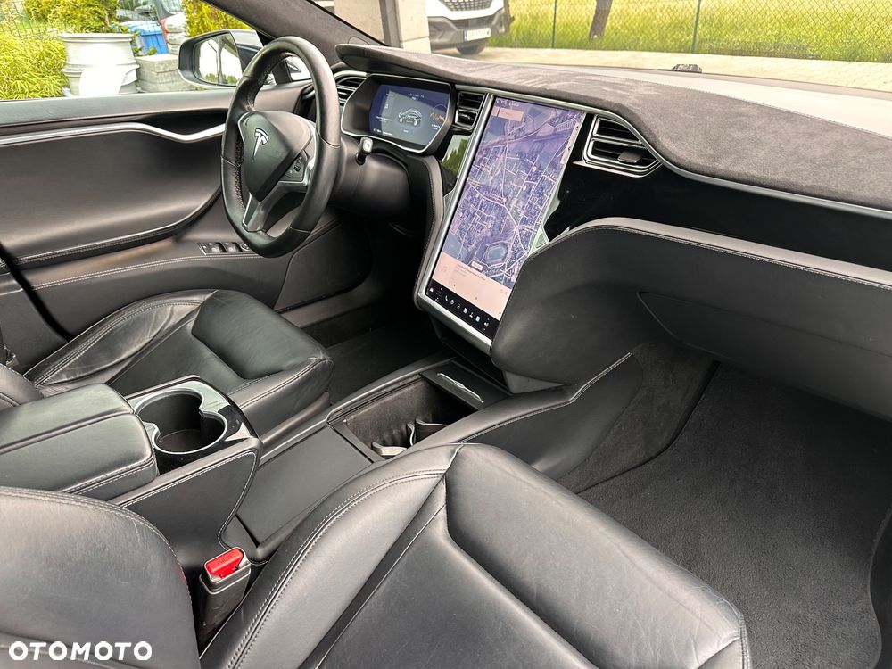Tesla Model S - 19