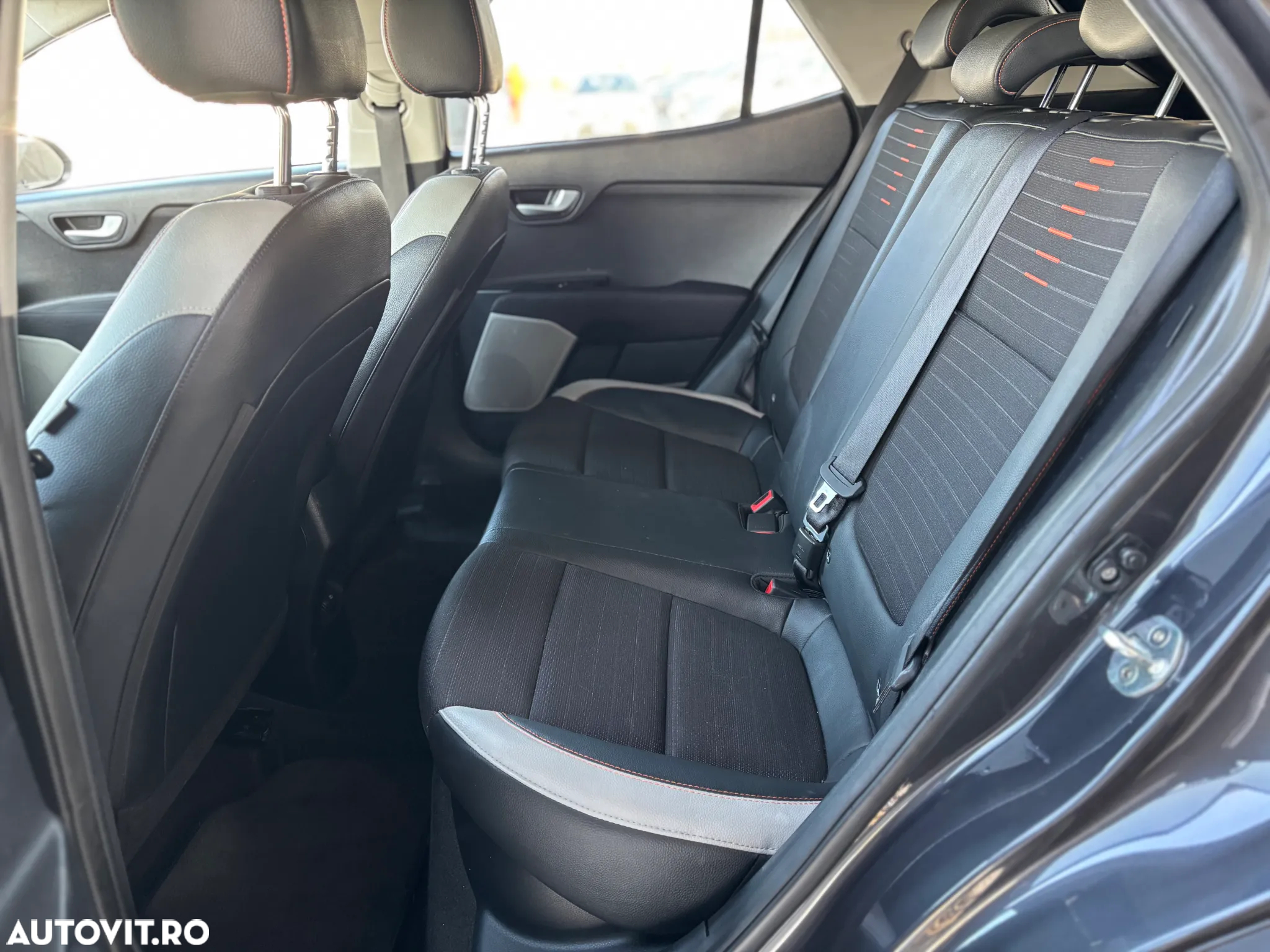 Kia Stonic 1.0 T-GDI HP Urban - 38
