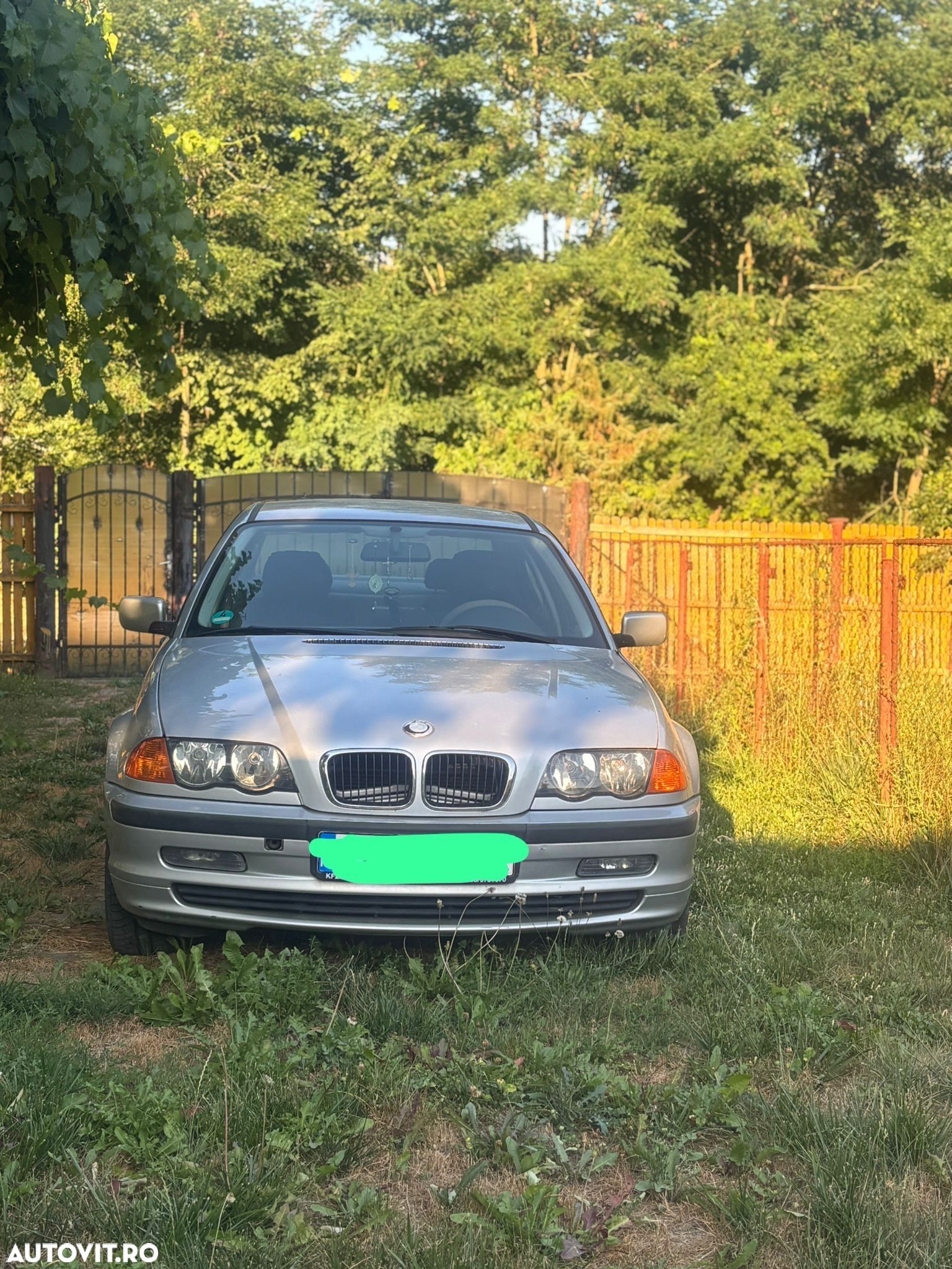BMW Seria 3 318i - 1