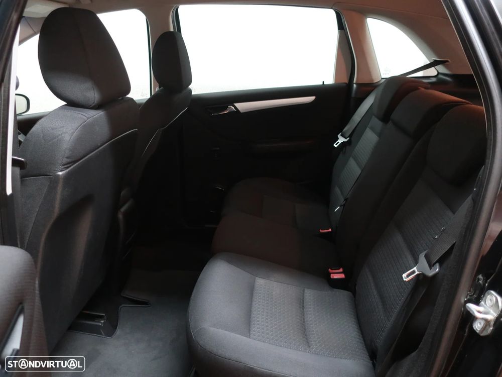Mercedes-Benz B 180 CDi - 15