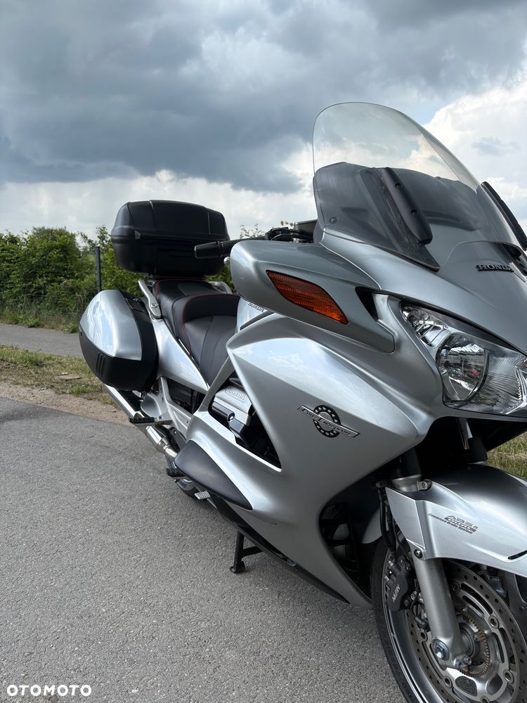 Honda ST - 2