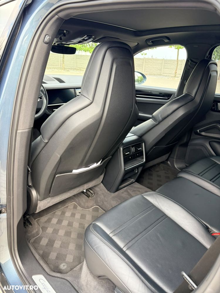 Porsche Cayenne Standard - 11