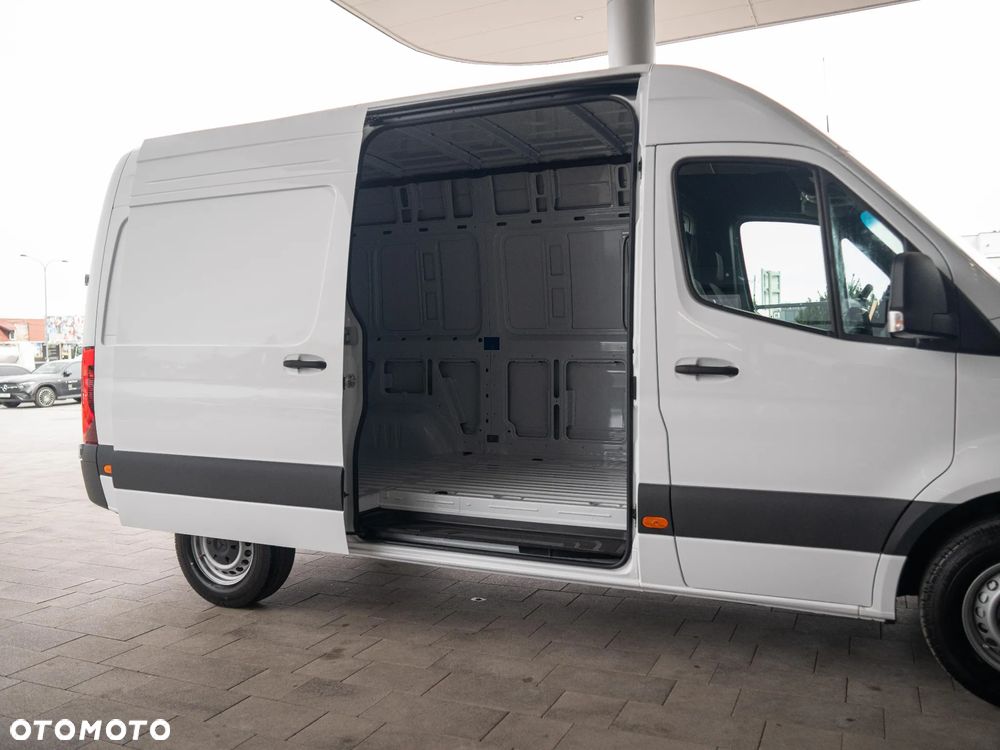 Mercedes-Benz Sprinter - 21