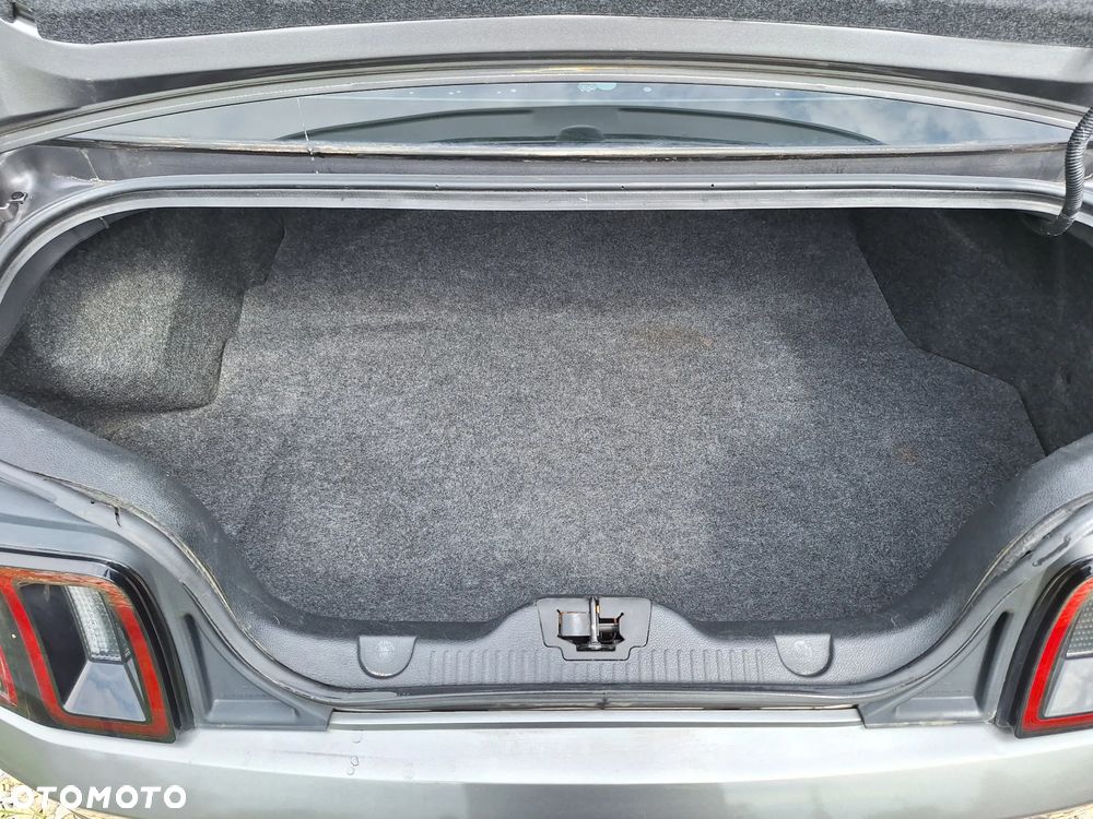 Ford Mustang 3.7 V6 Premium - 16