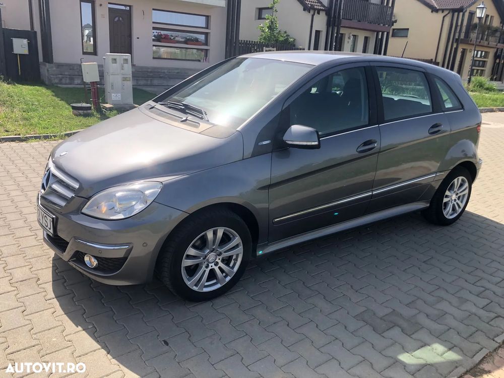 Mercedes-Benz B 180 BlueEFFICIENCY - 1