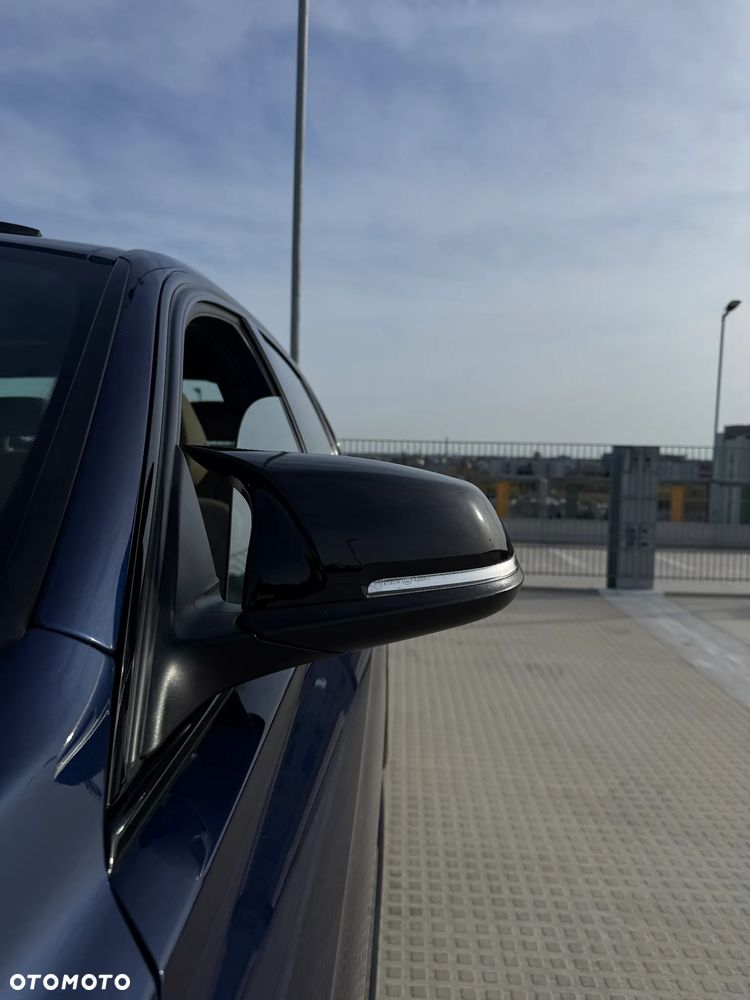 BMW Seria 3 330i - 11