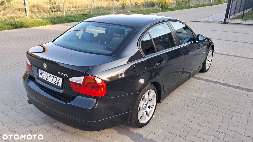 BMW Seria 3 320i - 12