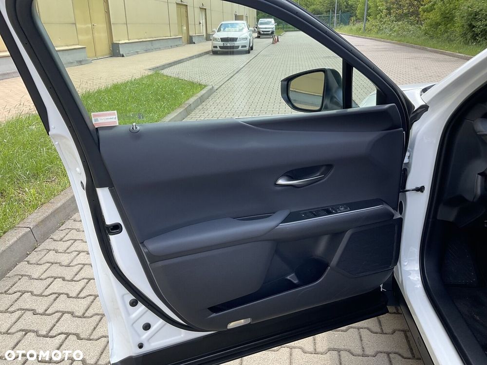 Lexus UX 300h F Sport Design - 14
