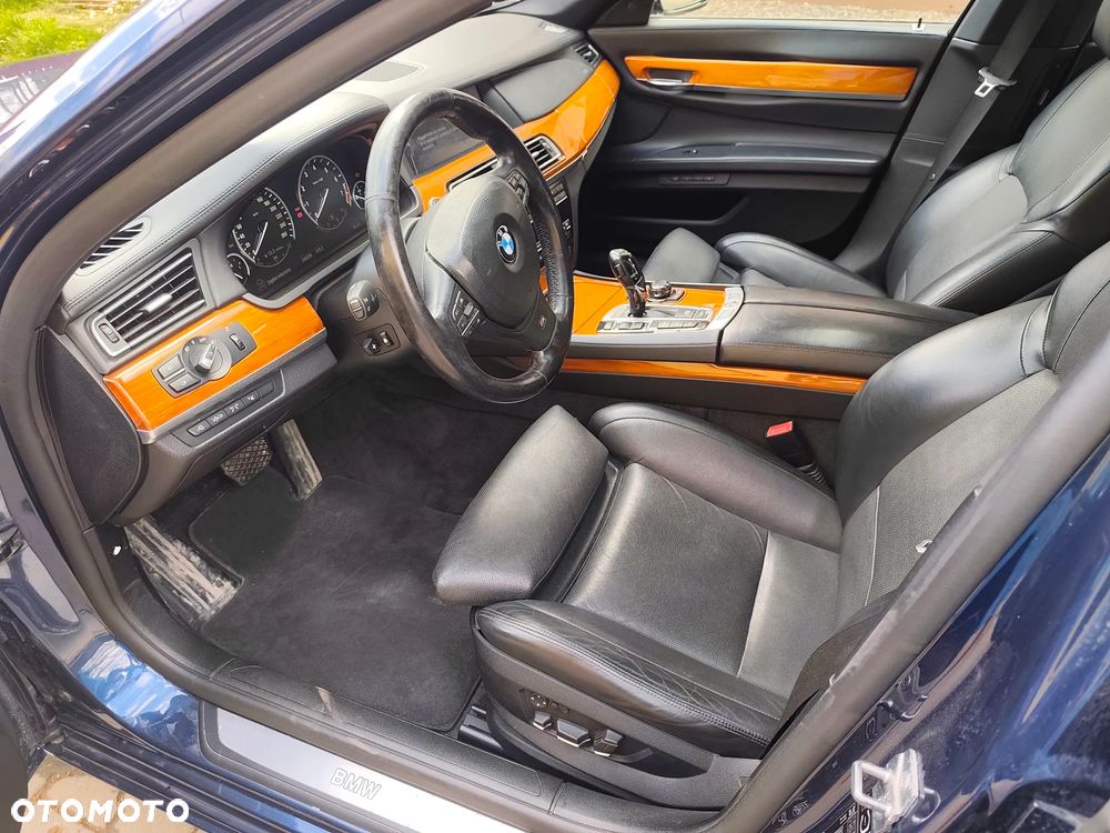 BMW Seria 7 750i L xDrive - 14