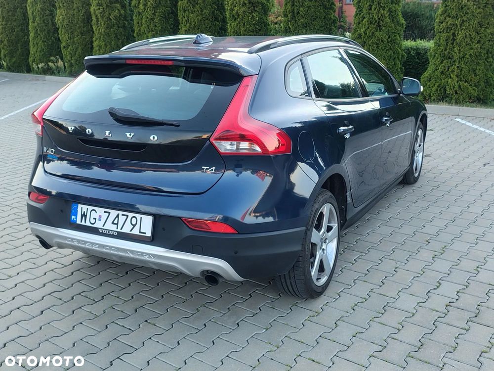 Volvo V40 Cross Country - 8
