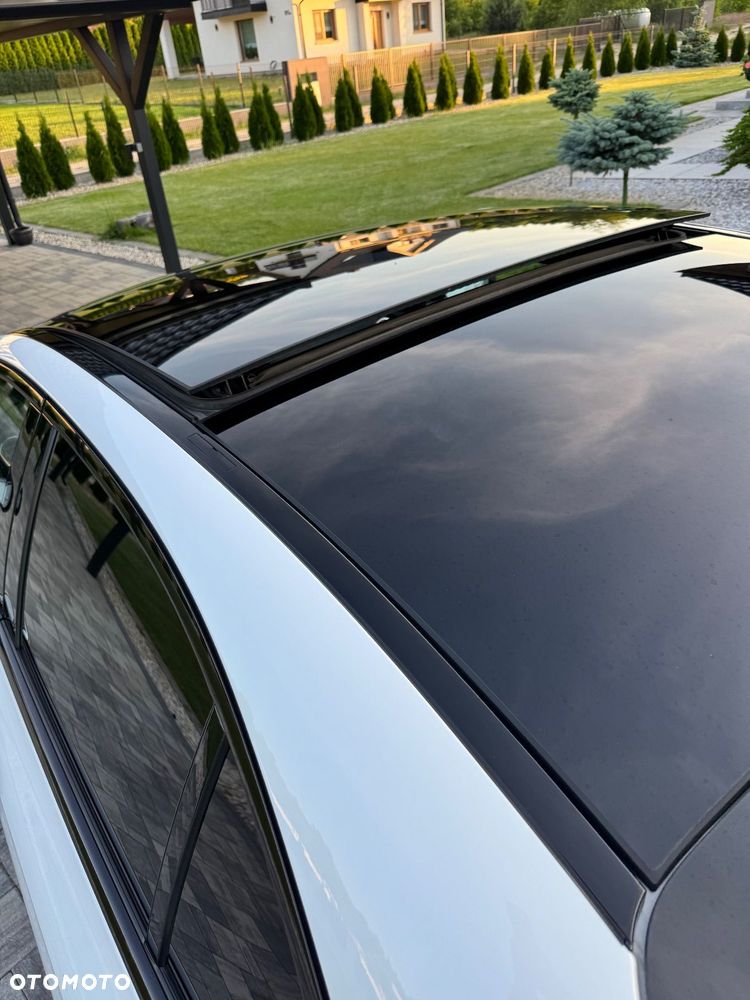 Mercedes-Benz Klasa E 220 d 9G-TRONIC - 14