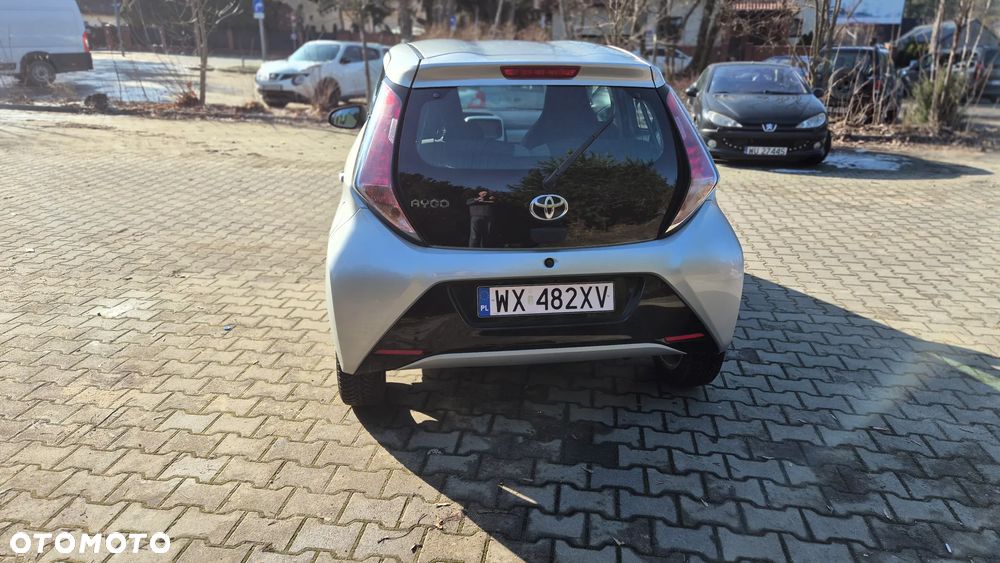 Toyota Aygo x-play - 4