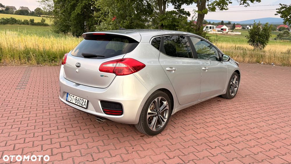 Kia Ceed 1.6 CRDi 136 ISG Platinum Edition - 6