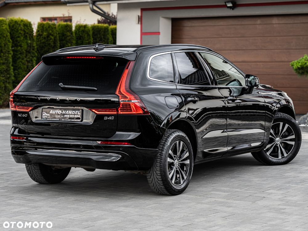 Volvo XC 60 B4 D AWD Geartronic Momentum Pro - 22