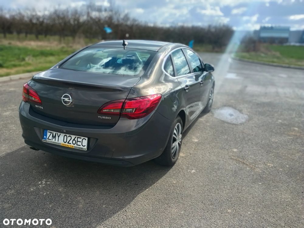 Opel Astra 1.4 T Enjoy - 9