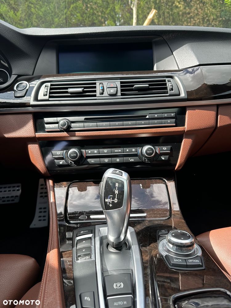 BMW Seria 5 528i - 14